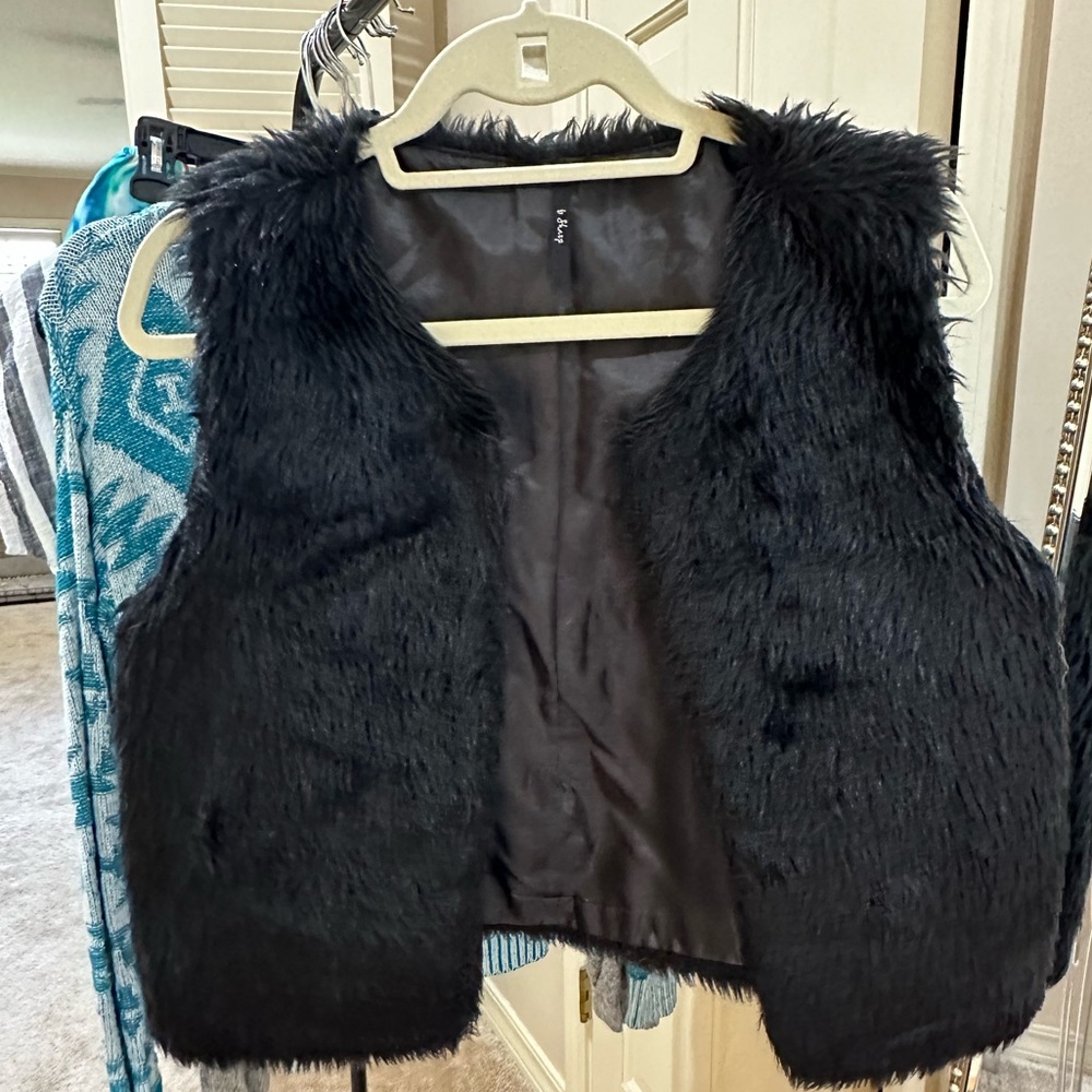 Womens Faux fur vest - B Sharp
